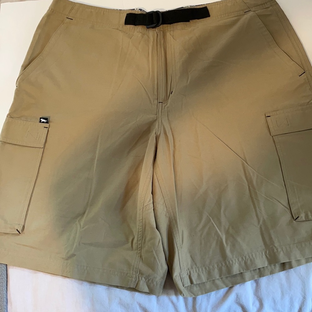 Horny Toad Cargo Shorts  XL Khaki